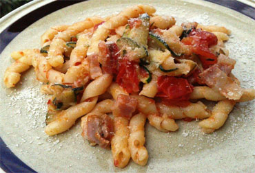 Busiate zucchine e pancetta